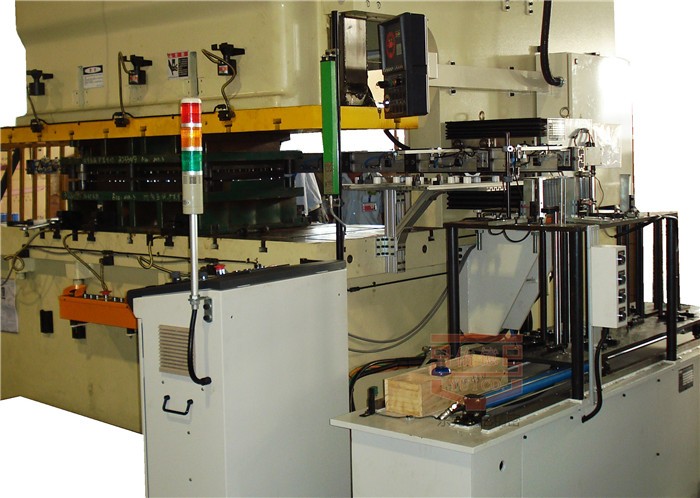 沖床多工位機(jī)械手在多工序沖壓生產(chǎn)中的作用